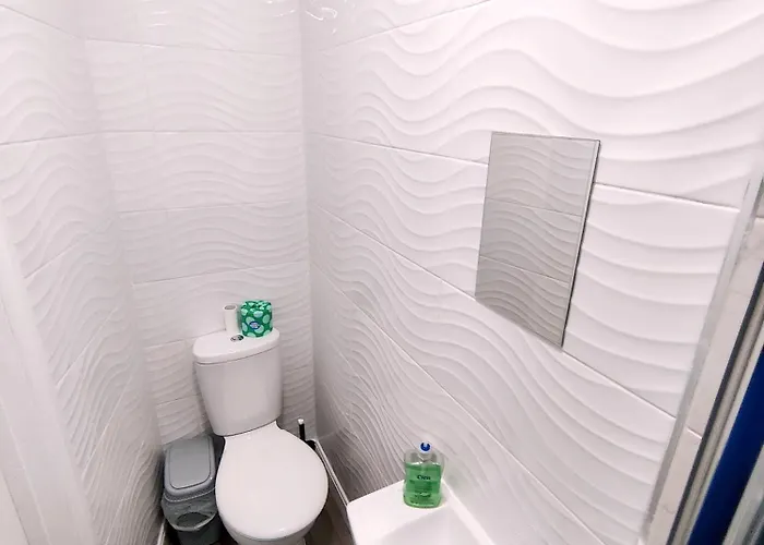 Private With Ensuite Bathrooms Filton Southmead 布里斯托