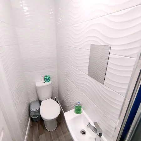 Private With Ensuite Bathrooms Filton Southmead 布里斯托
