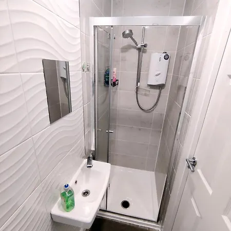 Private With Ensuite Bathrooms Filton Southmead 布里斯托