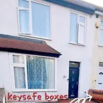Private With Ensuite Bathrooms Filton Southmead Habitación en casa particular Bristol