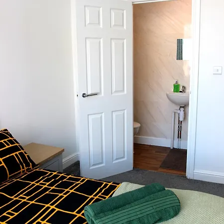 Private With Ensuite Bathrooms Filton Southmead * بريستول